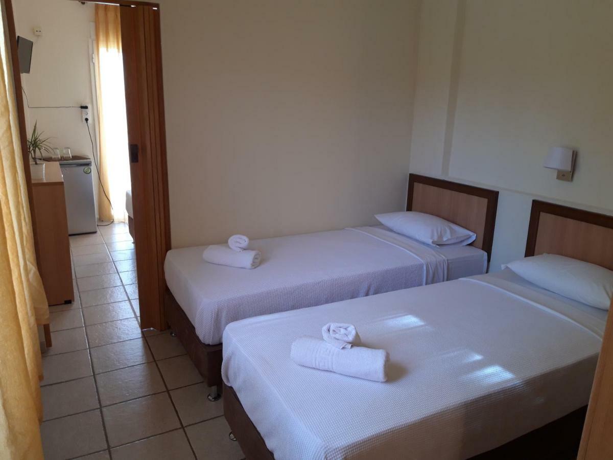 Otel Vourvourou Hotel 2*