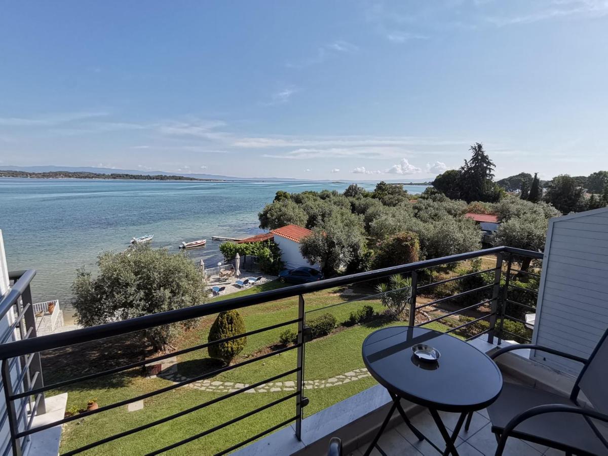 Vourvourou Hotel Отель 2*